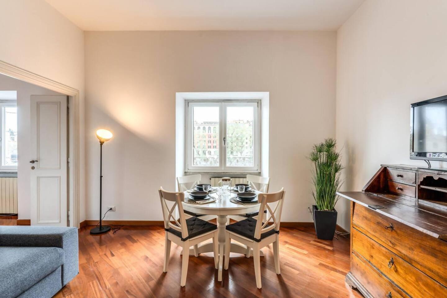 Splendid Flat On The Tiber River Rome Extérieur photo