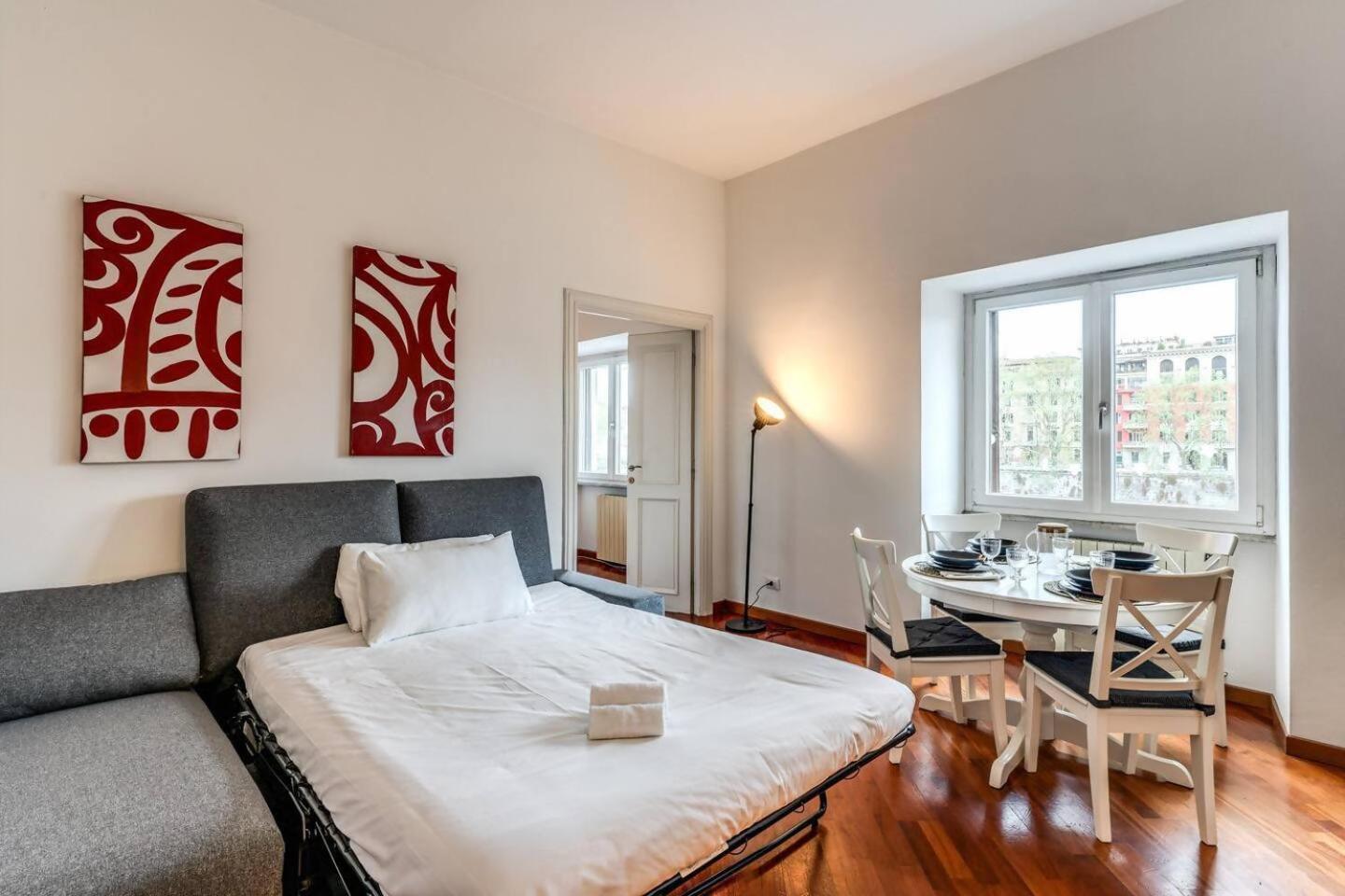 Splendid Flat On The Tiber River Rome Extérieur photo