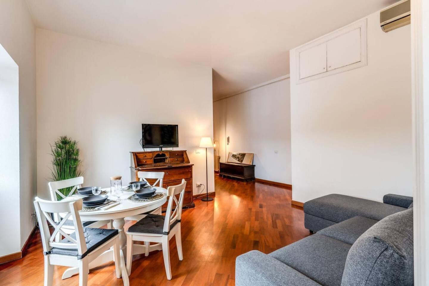 Splendid Flat On The Tiber River Rome Extérieur photo